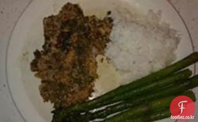 파슬리와 파마산 겉 껍질 돼지 고기 안심