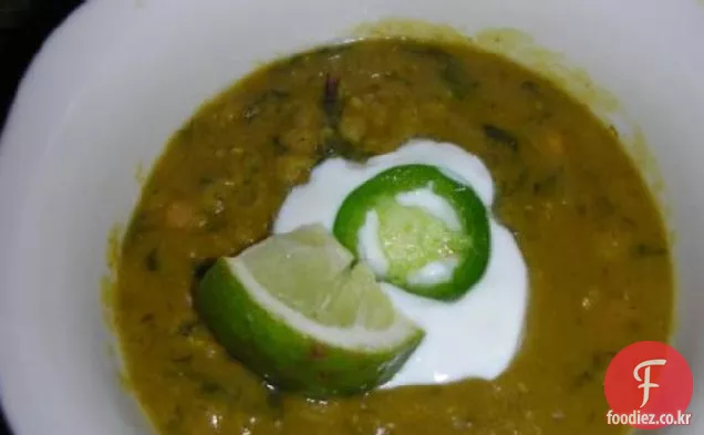 카레 빨간 렌즈 콩과 근대 수프