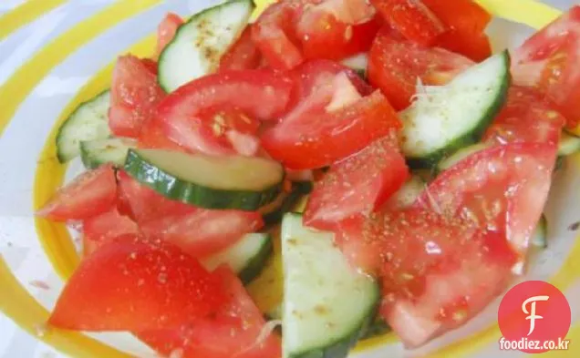 상쾌한 오이,토마토,라임 샐러드