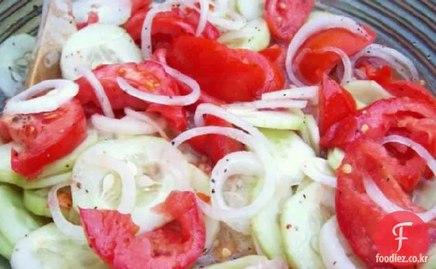 절인 오이,양파,토마토