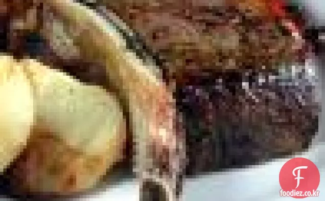 바닐라 무스를 곁들인 멜리사 호박 치즈 케이크