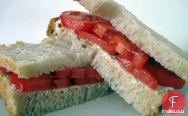 토마토 샌드위치