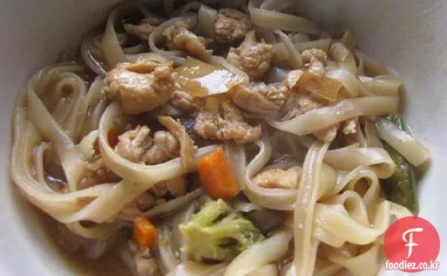 제너의 치키 티 중국 쌀 국수 스프