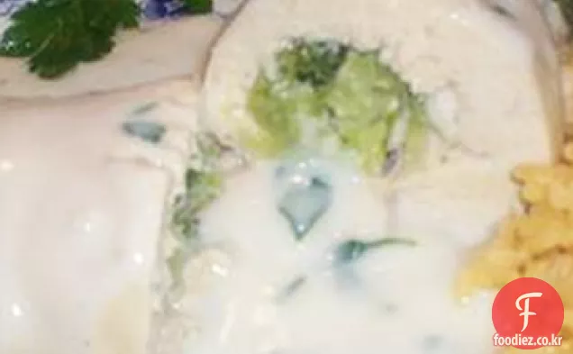 브로콜리 치킨 롤업