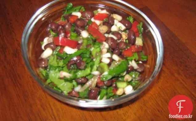 옥수수와 검은 콩 살사(토마토 없음)