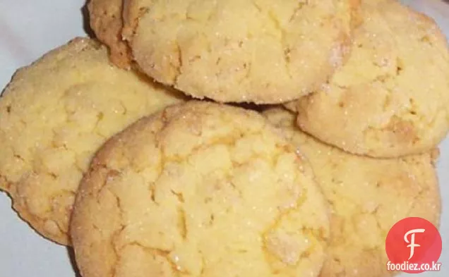 파삭 파삭 한 작은 레몬 쿠키