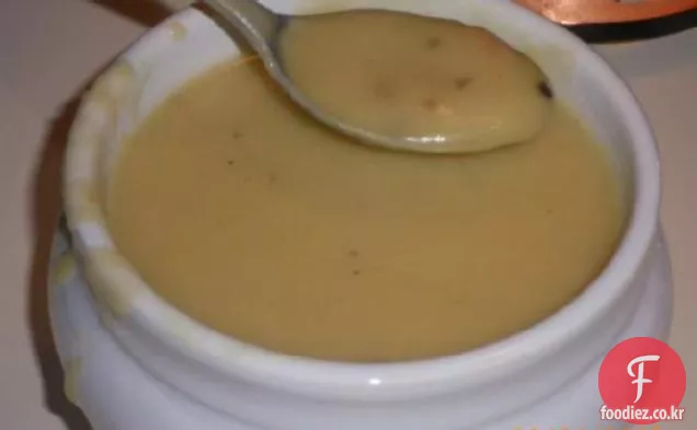 풍부한 비엔나 감자 수프