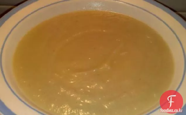 감자와 양방 풀 나물 수프