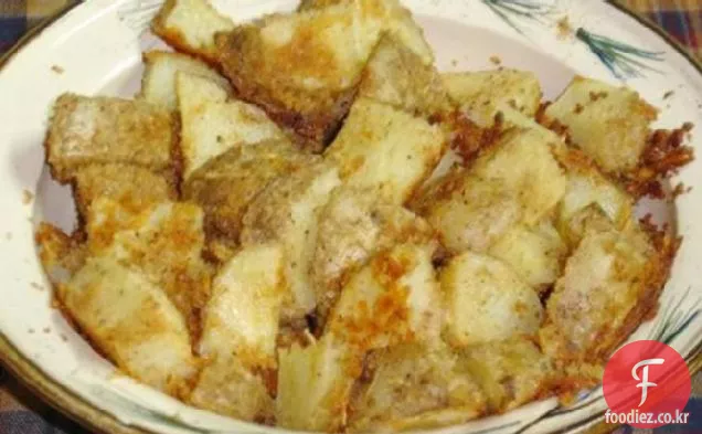 빵가루 입힌 구운 파마산 감자