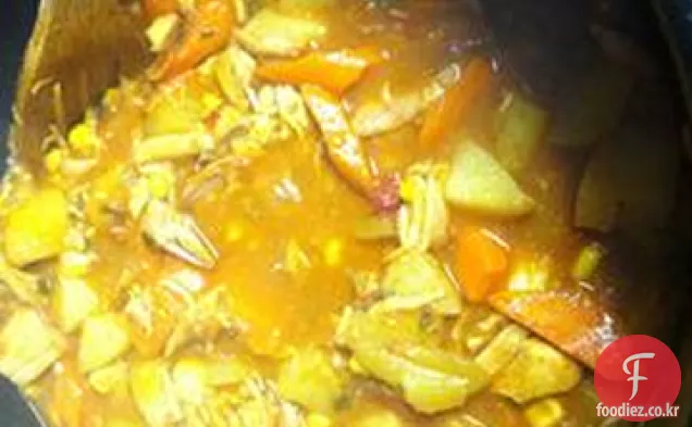 감자와 벵골어 치킨 카레