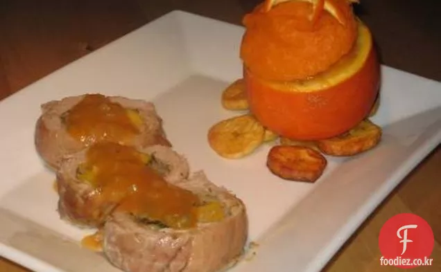 오렌지 고구마와 질경이 카리브해 박제 돼지 고기