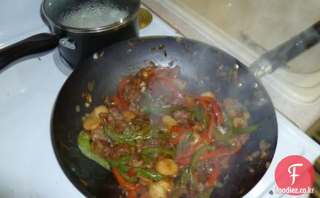 뜨겁거나 차가운 치킨 샐러드
