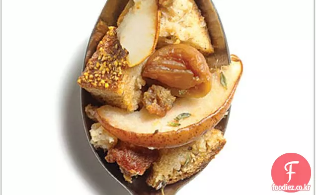 이탈리아 소시지,배,밤으로 채우는 호밀