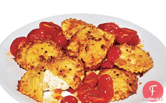 구운 토마토 소스를 곁들인 빠른 파삭 파삭 한 라비올리