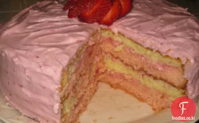 딸기 리본 케이크