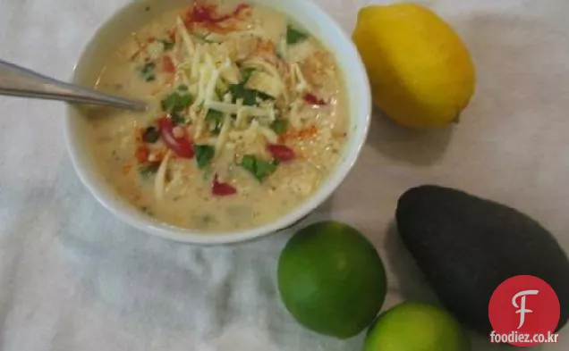 두껍고 맛있는 치킨 토틸라/엔칠 라다 수프