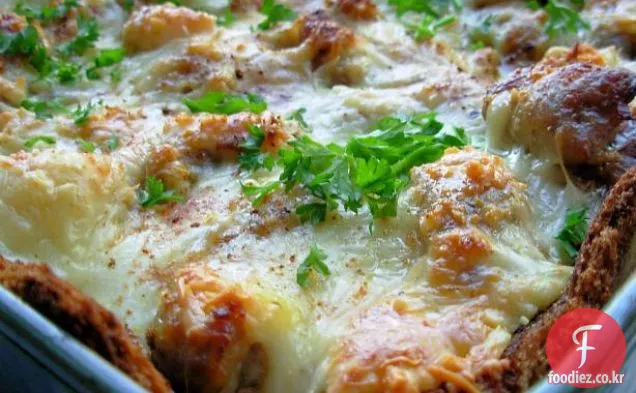 소시지 초승달 아침 식사 캐서롤