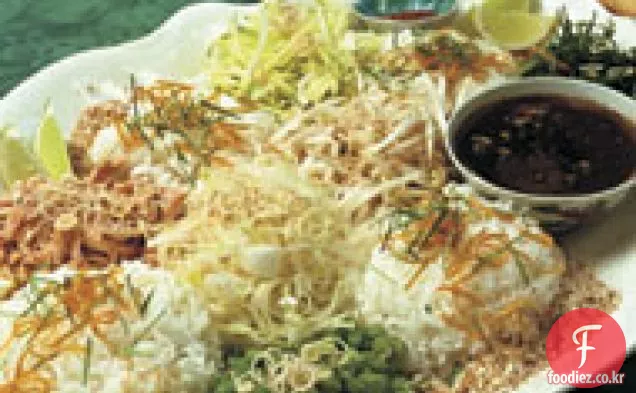 남부 태국 쌀 샐러드