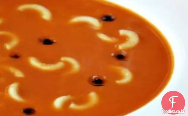 구운 토마토와 파스타 수프