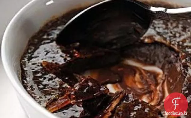 어두운 초콜릿 크림 브륄 레