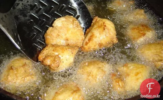 간장으로 절인 매운 달콤한 치킨