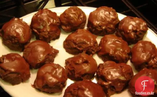라넷의 서리로 덥은 초콜릿 드롭 쿠키