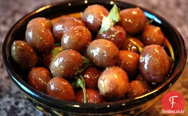 폴로 아사도 콘 라주 아(매운 살사를 곁들인 커민 구이 치킨)