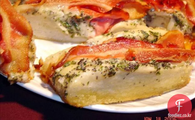 베이컨 체다 아침 식사 빵