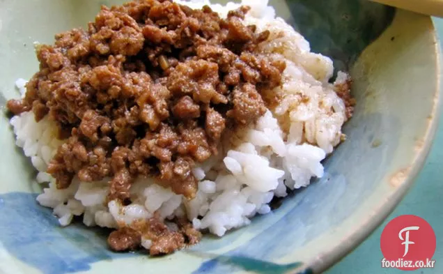 쌀 대만 고기 소스(루 루 팬)