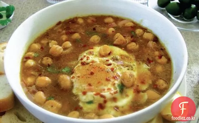 '접시의 심장'의 라 블라 비(튀니지 병아리 콩 수프
