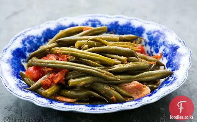 토마토와 베이컨 녹색 콩
