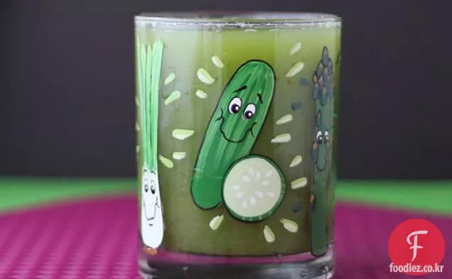 상쾌한 녹색 주스