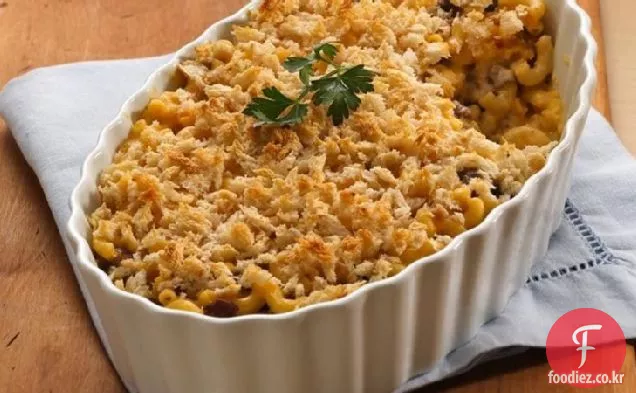 계층화 된 맥과 갈은 쇠고기와 치즈