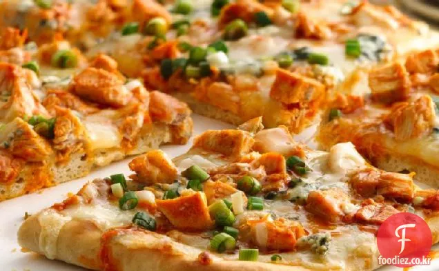 버팔로 치킨 맥주 빵 피자