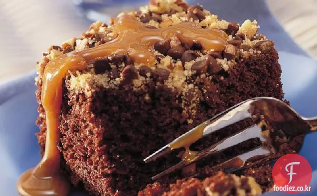 너트 초콜릿 칩 피크닉 케이크