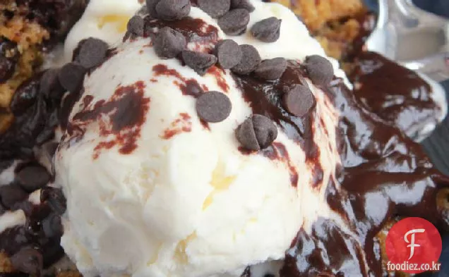 슬로우 쿠커 초콜릿 칩-브라우니 케이크