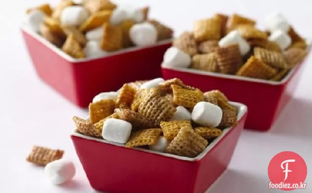 뜨거운 버터 Yum Chex®섞