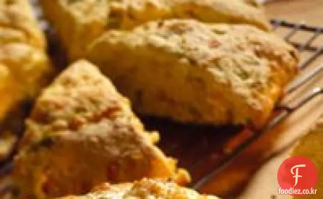 체다 옥수수 가루 스콘