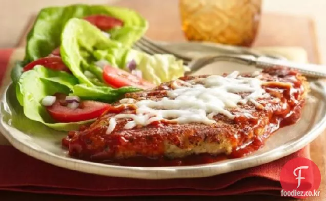 푸짐한 토마토 프라이팬 치킨 파르 미지 아나