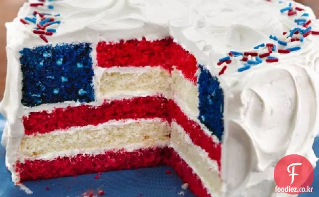 빨강,흰색 및 파랑 레이어 플래그 케이크