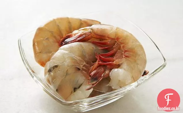 홍조 새우와 완두콩