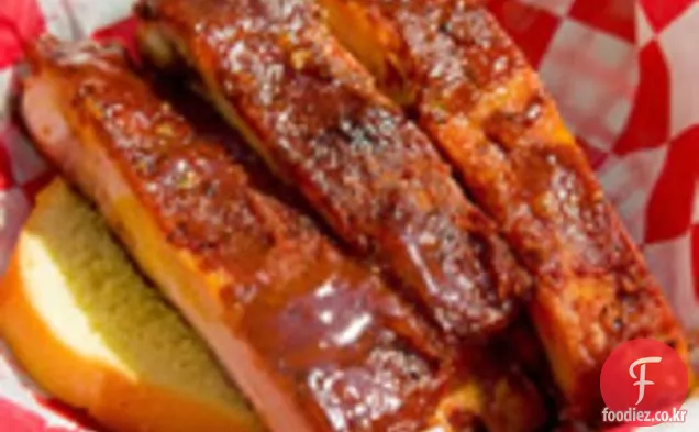 바베큐:꿀 마늘 토마토 유약을 곁들인 파인애플 찐 갈비