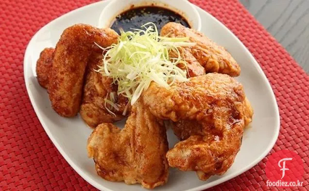 한국 프라이드 치킨을위한 달콤한 간장