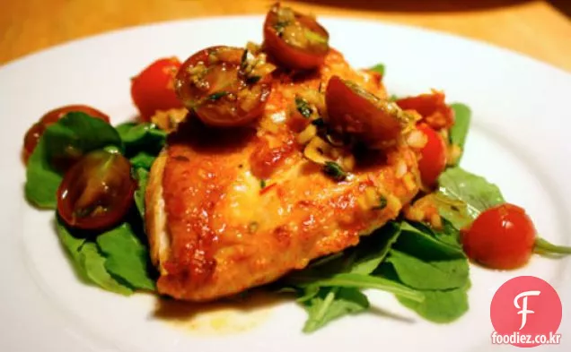 오늘 저녁 식사:아루 굴라에 토마토 사프란 비네 그레트를 곁들인 평평한 닭고기