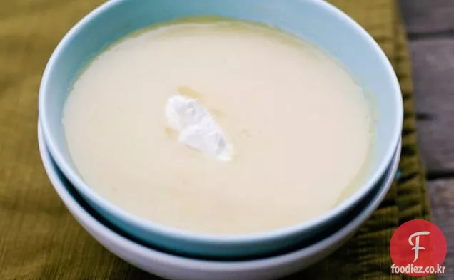 파삭 파삭 한 속삭임:기분 좋게 간단한 감자 부추 수프
