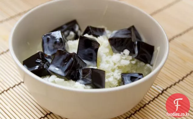 에르사츠 칼라만시 라임 빙수와 잔디 젤리