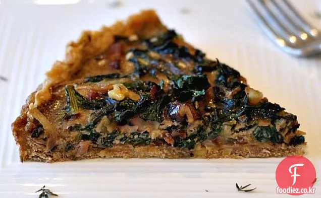 짭짤하면서도 달콤한 베이컨,근대,호두 타르트