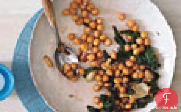 근대 볶은 가르 반조 콩과 마늘
