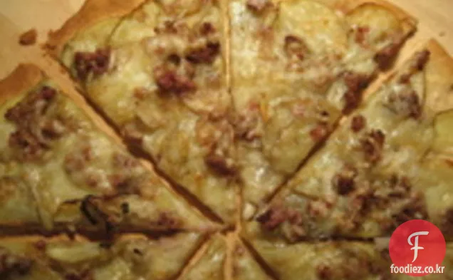 고기 라이트:감자와 소시지 피자