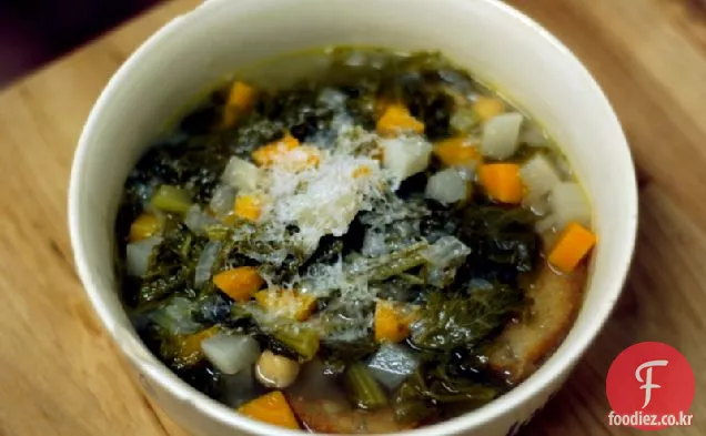 겨울 채소와 병아리 콩 수프